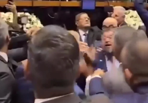 Vice-presidente do PT agrediu deputado de oposição