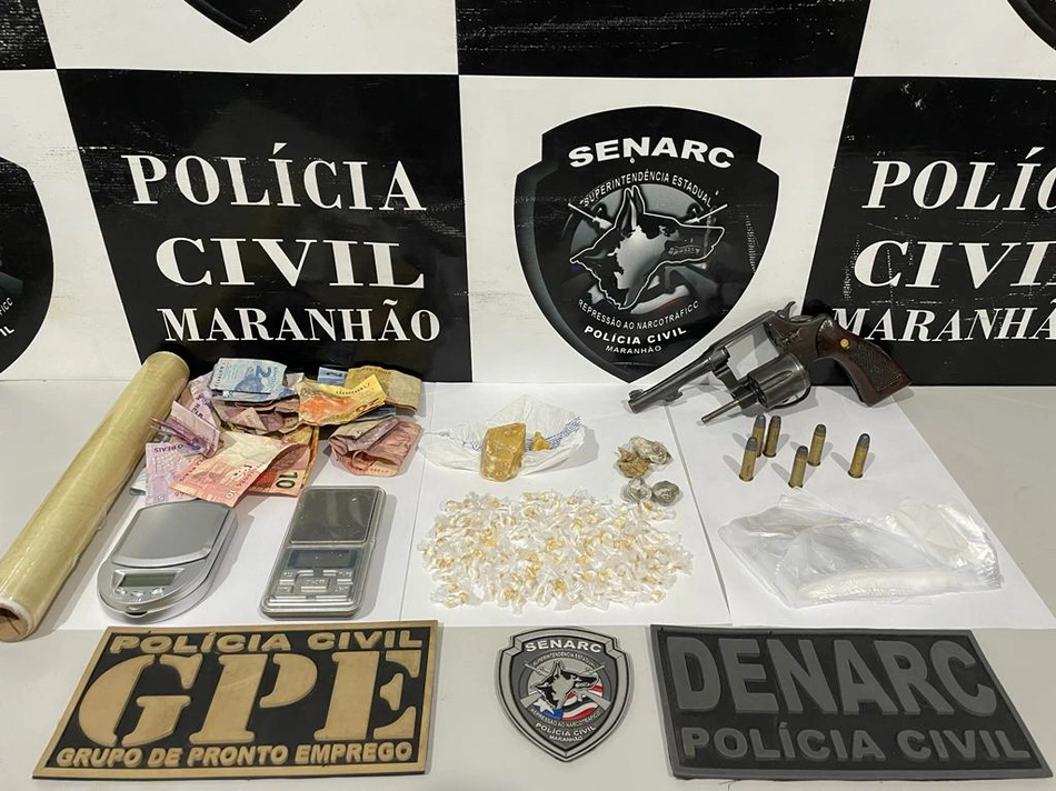 Arma, droga e dinheiro apreendido na boca de fumo em Timon