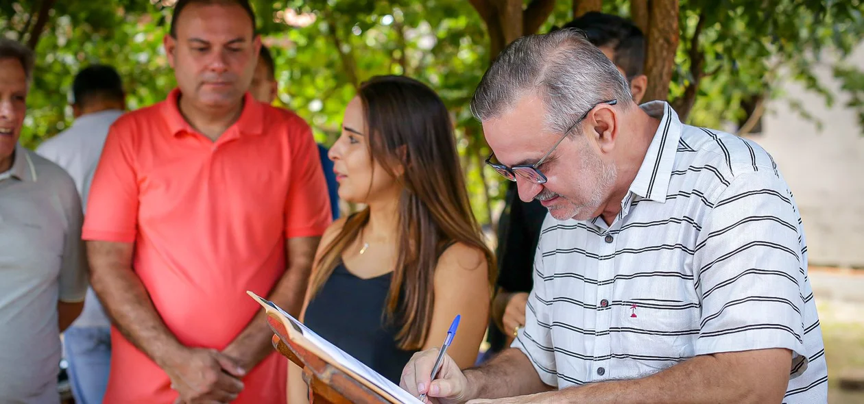 Assinatura da ordem de serviço