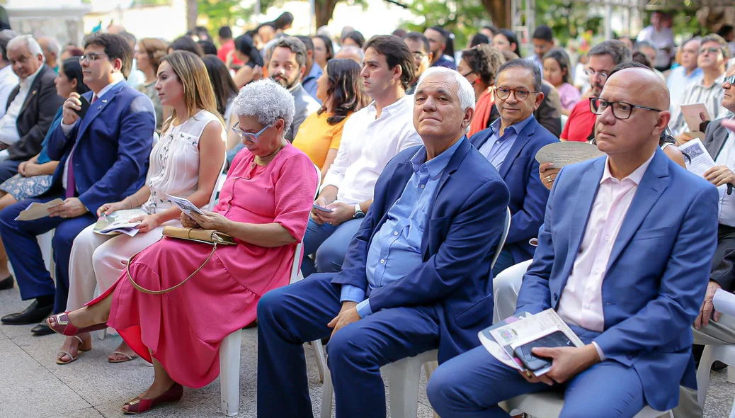 Autoridades na missa