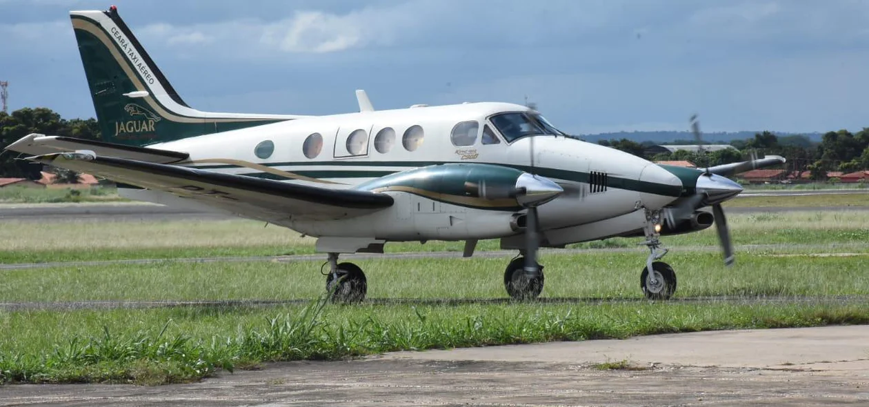 Avião com familiares das vítimas da tragédia de SP