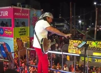 Bell Marques interrompendo show