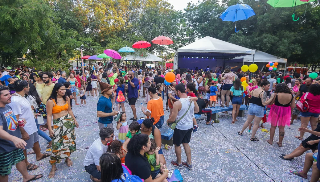 Bloco aconteceu na praça dezesseis de agosto