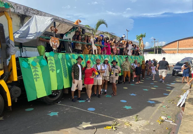 Caminhão Safari, uma selva animada – Caminhão mais animado