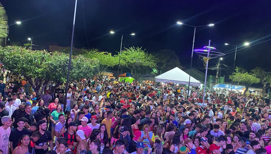 Carnaval em Pedro II reuniu milhares de foliões