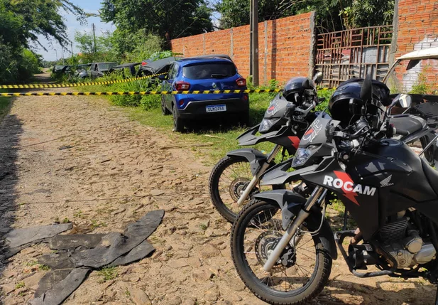 Carro foi encontrado abandonado