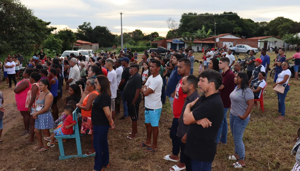 Casal e sobrinho foram sepultados
