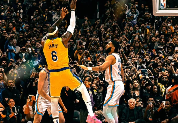 Cesta marcada que levou LeBron a ultrapassar o recorde de Kareem Abdul-Jabar