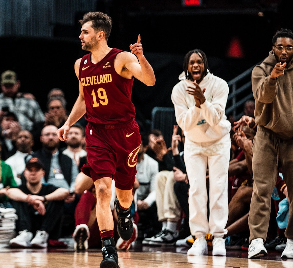 Cleveland Cavaliers vence e segue em busca do top 3 da conferência leste