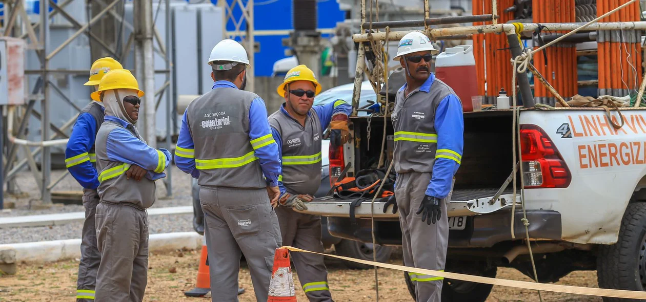 Colaboradores conheceram de perto o processo de distribuição de energia