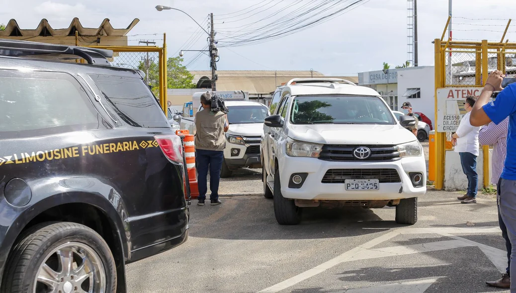 Corpos deixaram o aeroporto de Teresina nesta tarde