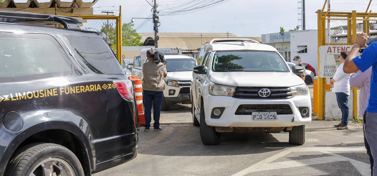 Corpos deixaram o aeroporto de Teresina nesta tarde
