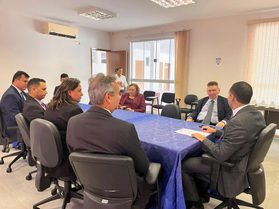 Corregedor-geral da Justiça realiza visita à Subseção da OAB em Parnaíba