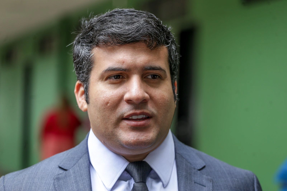 Deolindo Moura, do PT