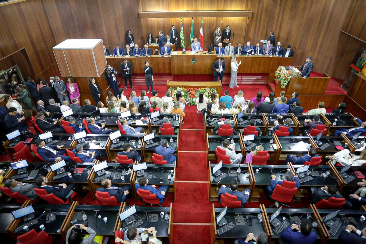 Deputados tomam posse na abertura do ano legislativo 2023 na Alepi