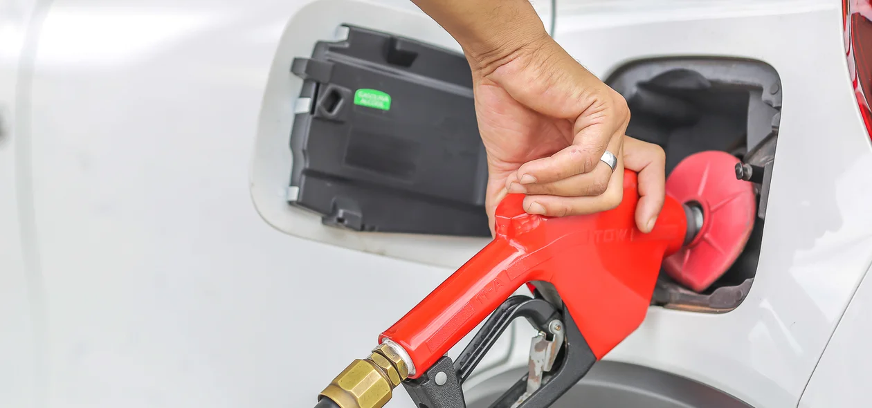 Gasolina sobe nos postos de combustíveis após reajuste da Petrobras