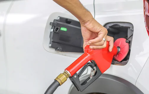 Gasolina sobe nos postos de combustíveis após reajuste da Petrobras