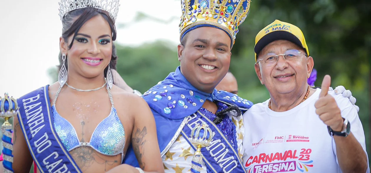 Dr. Pessoa com Rei Momo e Rainha do Carnaval no Corso de Teresina