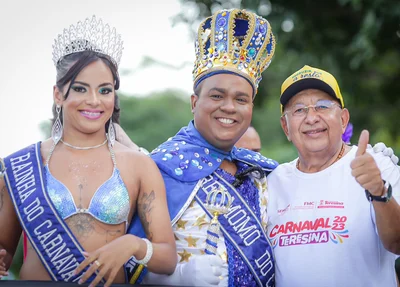 Dr. Pessoa com Rei Momo e Rainha do Carnaval no Corso de Teresina