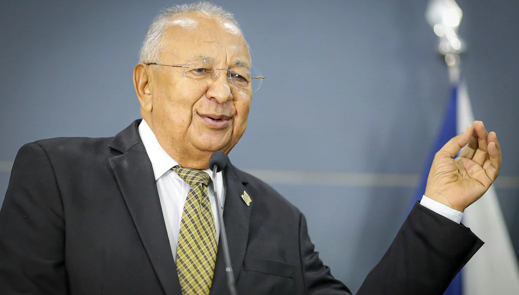 Dr. Pessoa na tribuna