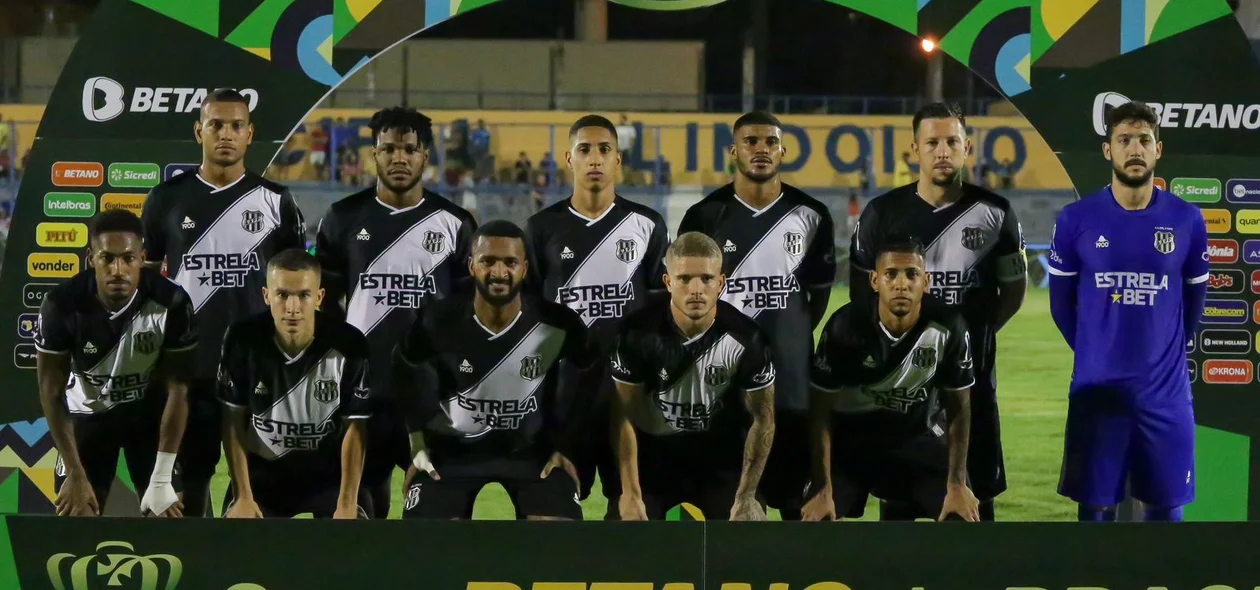 Equipe da Ponte Preta contra o Fluminense-PI