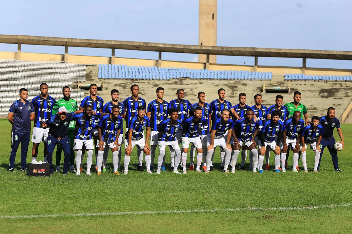 Equipe do Altos alinhada
