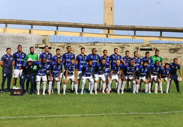 Equipe do Altos alinhada