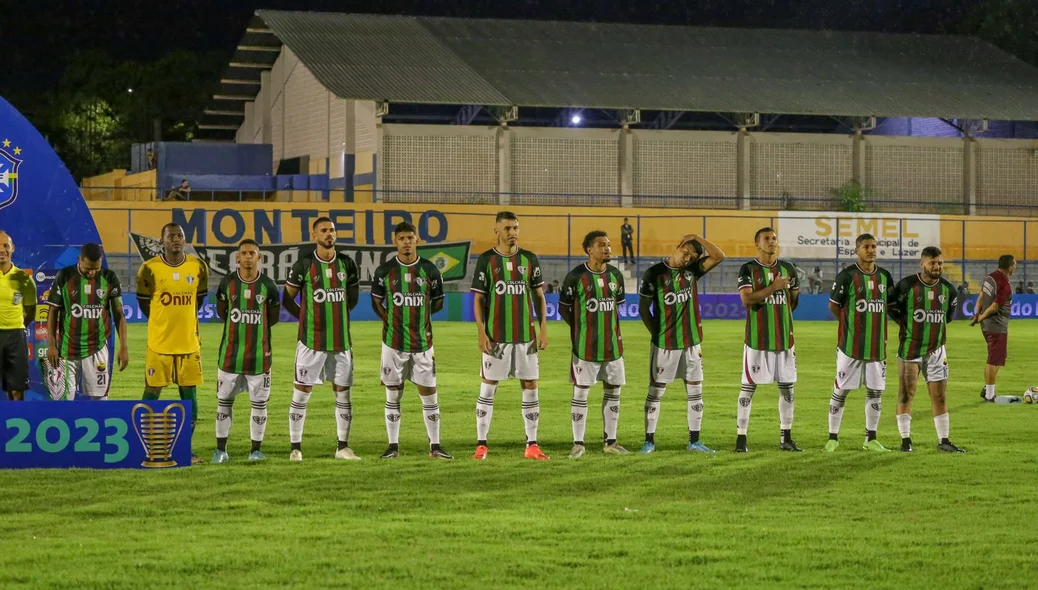 Equipe do Fluminense-PI no jogo contra o Ceará