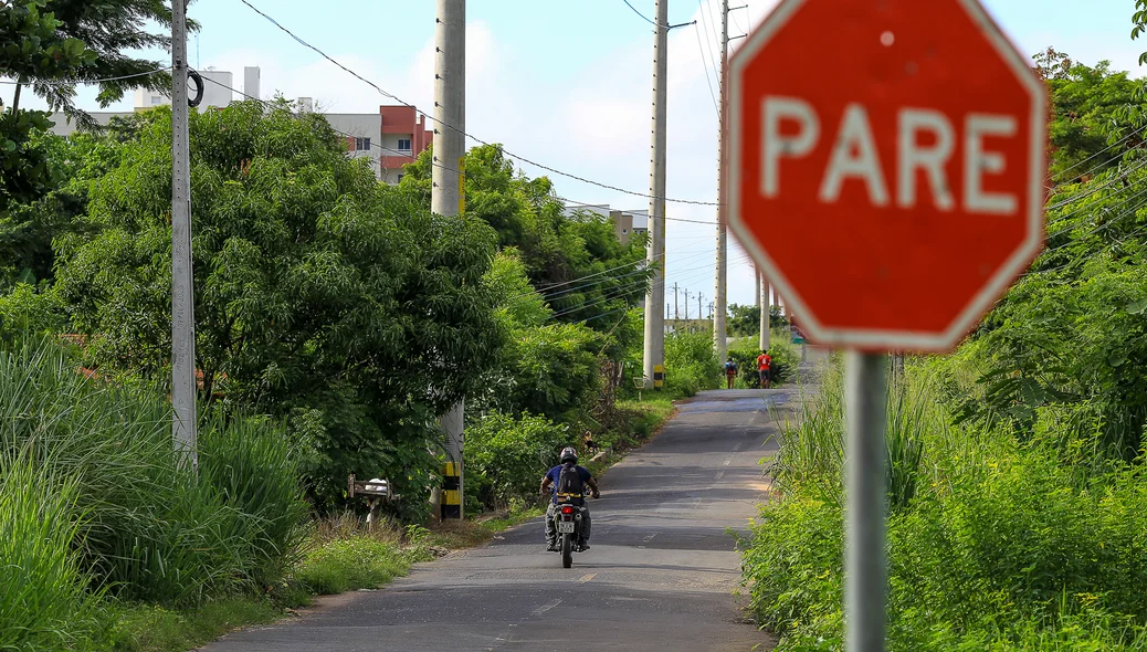 Falta de sinalização tem gerado acidentes constantes no local