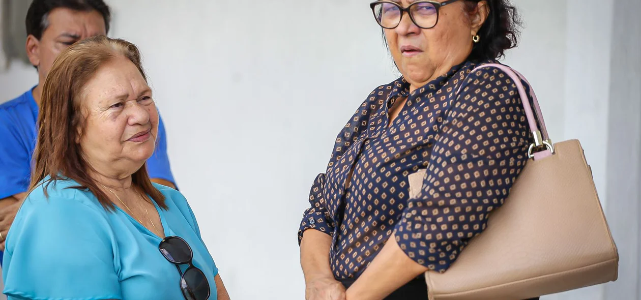 Família clama por justiça durante velório de Flávia Cristina