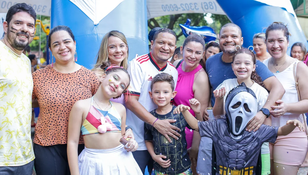 Família curtindo o bloco