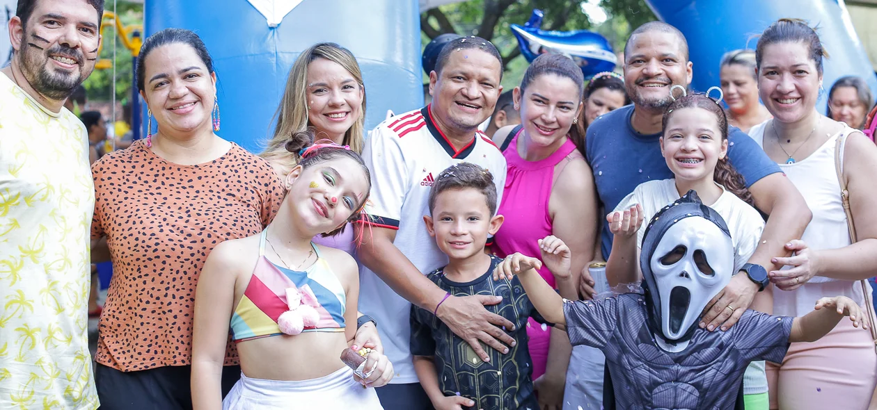 Família curtindo o bloco