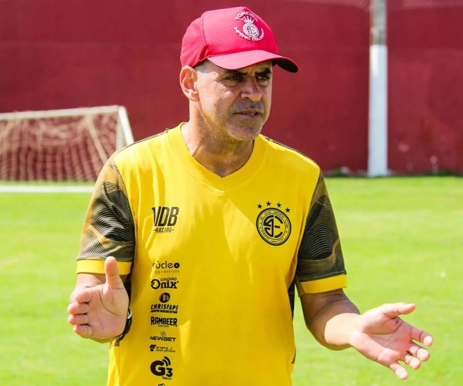 Fernando Vieira, técnico do 4 de Julho
