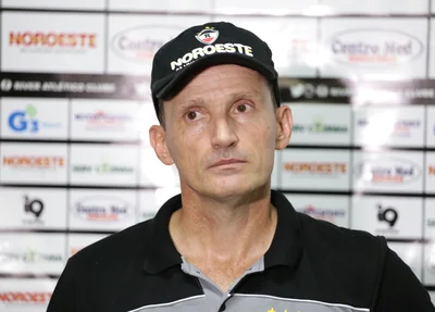 Gerson Gusmão, técnico do River