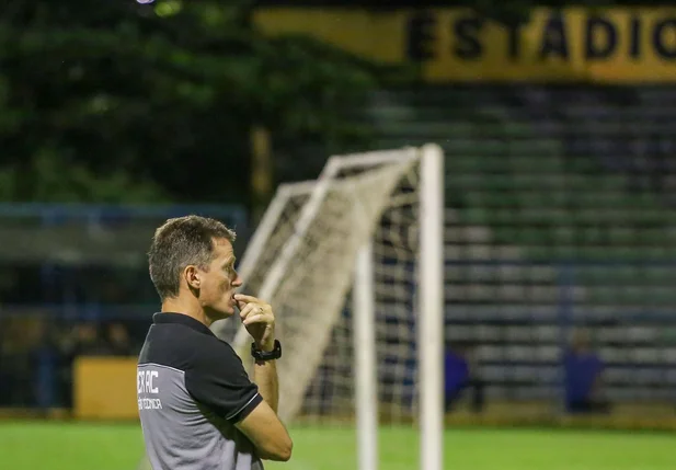 Gerson Gusmão, técnico do River