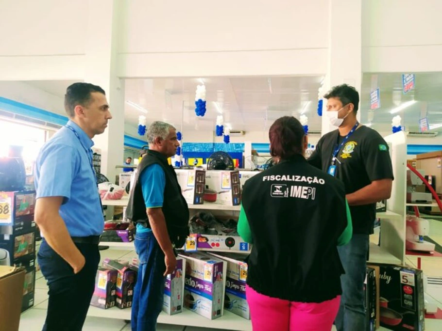 IMEPI fiscaliza lojas na zona sudeste de Teresina