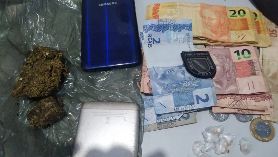 Itens apreendidos em posse dos acusados