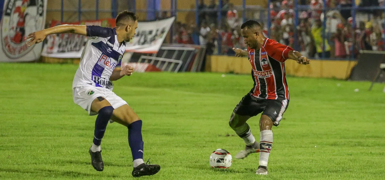 Júnior Mandacarú do River tentando o ataque