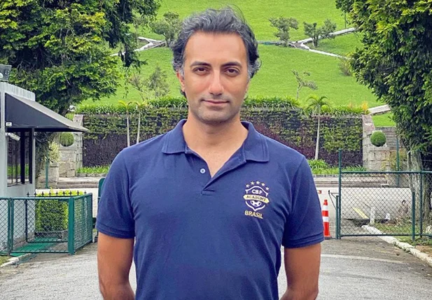 Koosha, novo técnico do Comercial