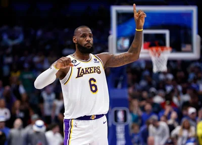 LeBron James durante a virada dos Lakers sobre os Mavericks