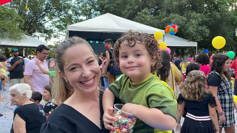 Letícia Aguiar com o filho Gabriel