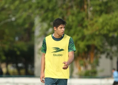 Lucas Souza volta a realizar treinos e está a disposição do técnico Testoni