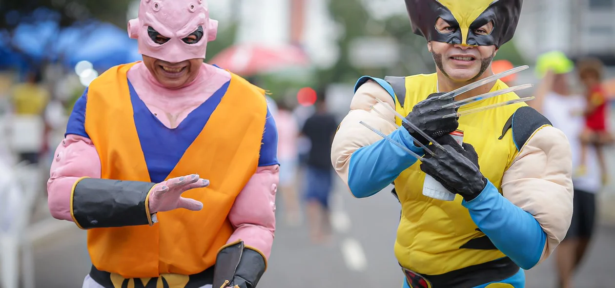 Majin Boo e Wolverine no Capote da Madrugada
