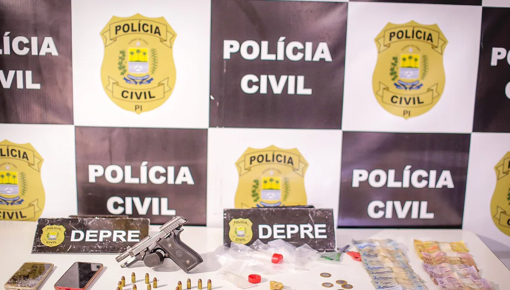 Material apreendido pela Polícia Civil