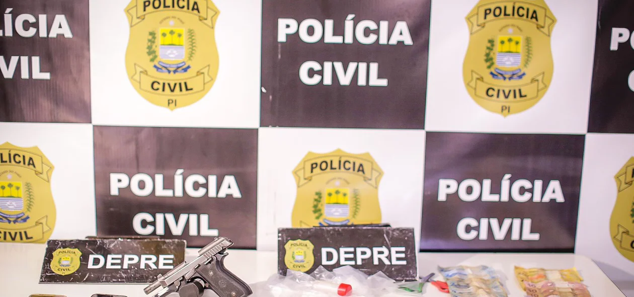 Material apreendido pela Polícia Civil