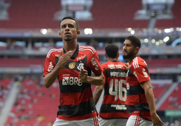 Matheus Gonçalves balançou as redes para o Flamengo contra o Botafogo
