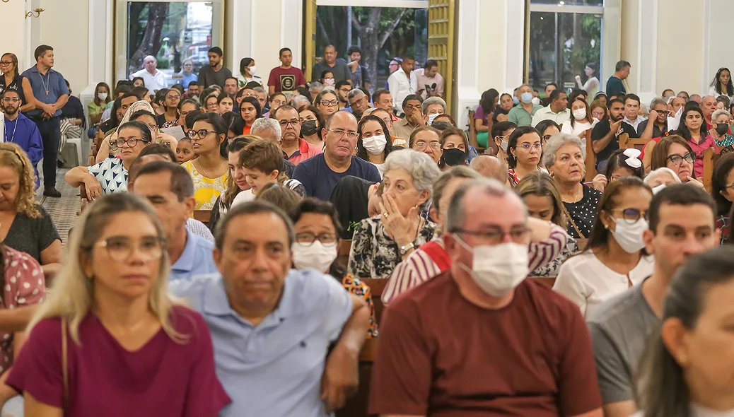 Missa de quarta-feira de Cinzas reúne fiéis