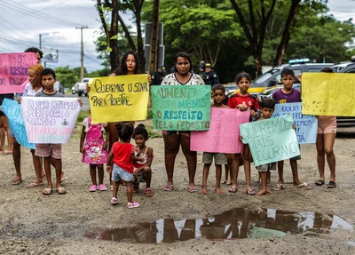 Moradores fazem manifestação na BR 343 na zona sudeste de Teresina