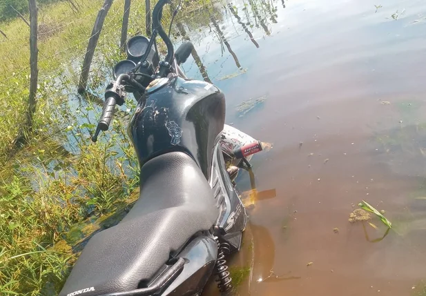 Moto foi roubada no dia 22 de fevereiro