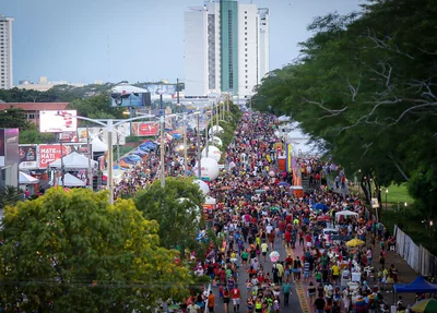 Multidão no Corso de Teresina